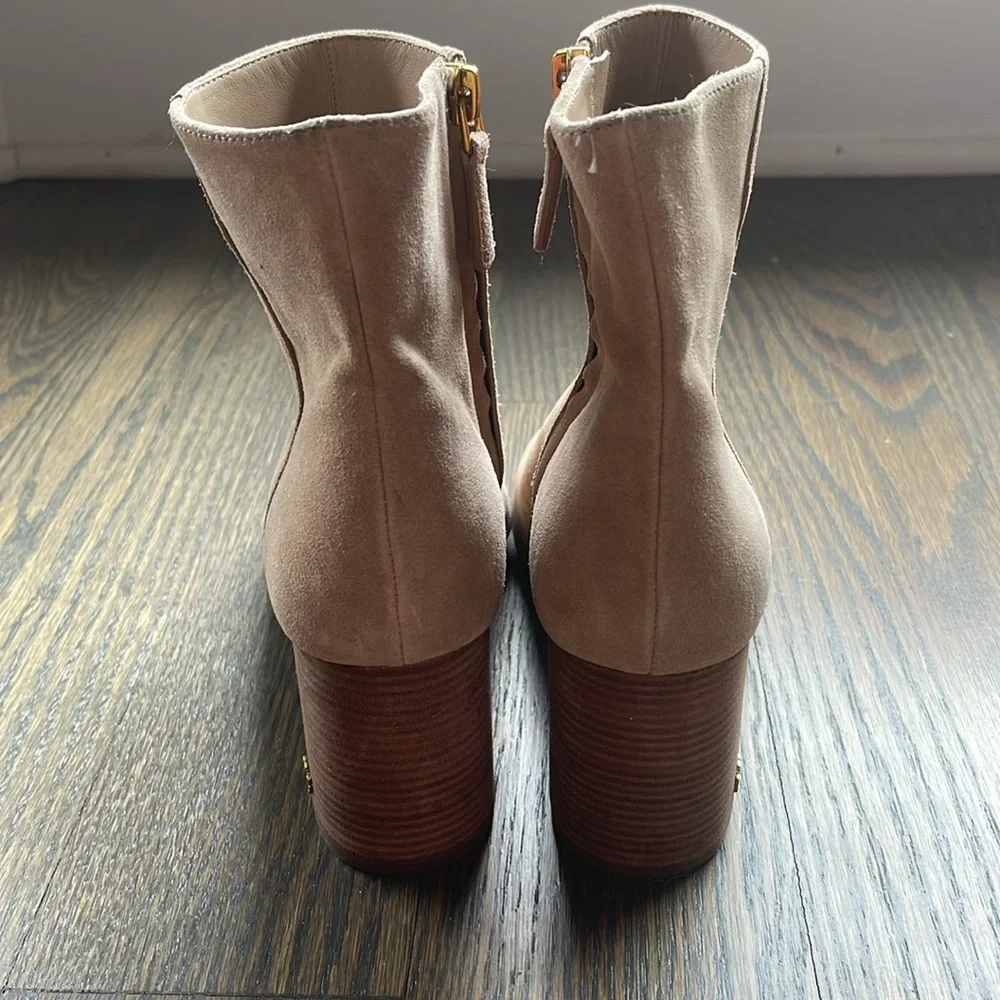 Women’s Tory Burch Sand Suede Ankle Boots Size 8M